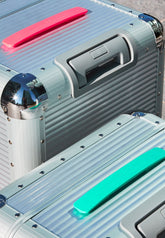 BANK S FLUO HANDLES CHECK-IN |